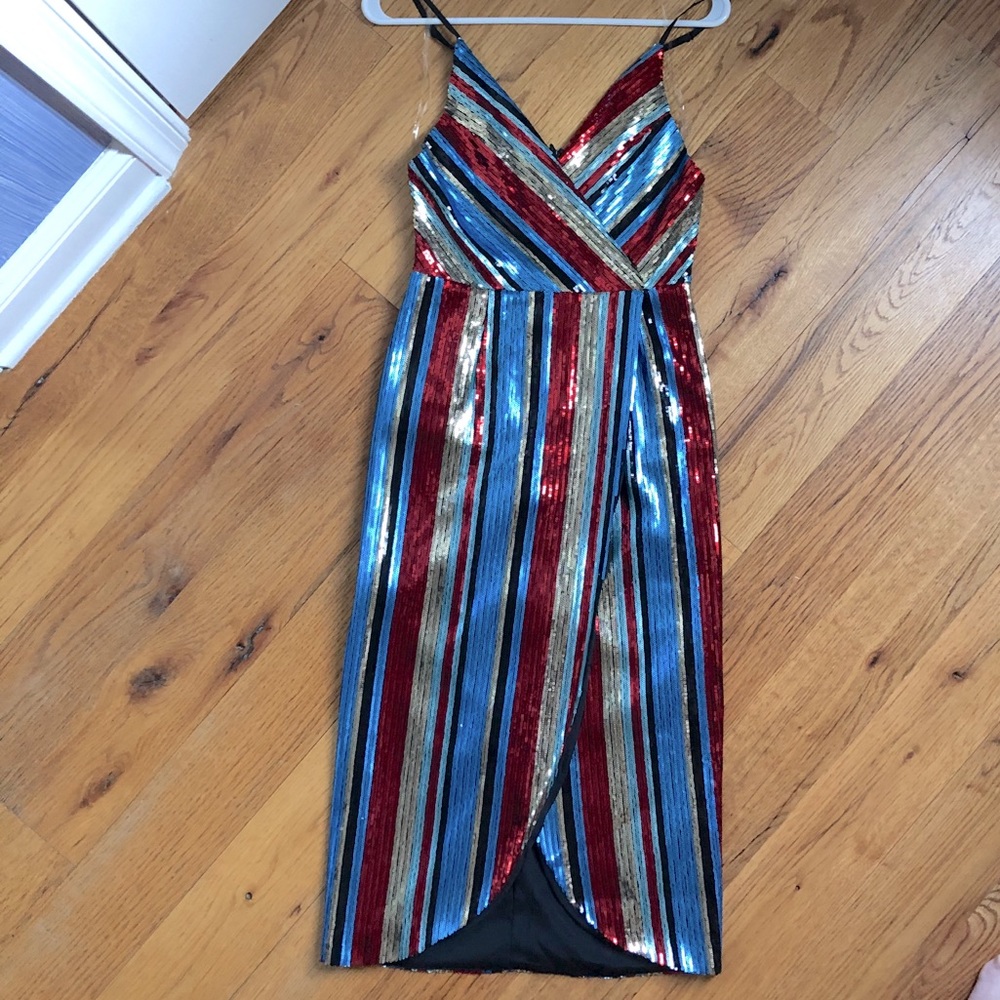 Small VICI w/ Sequins Dress Slit/Opening on Front